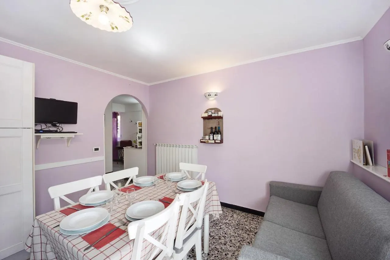 Apartment Appartamento La Buraggia Diano San Pietro Italy